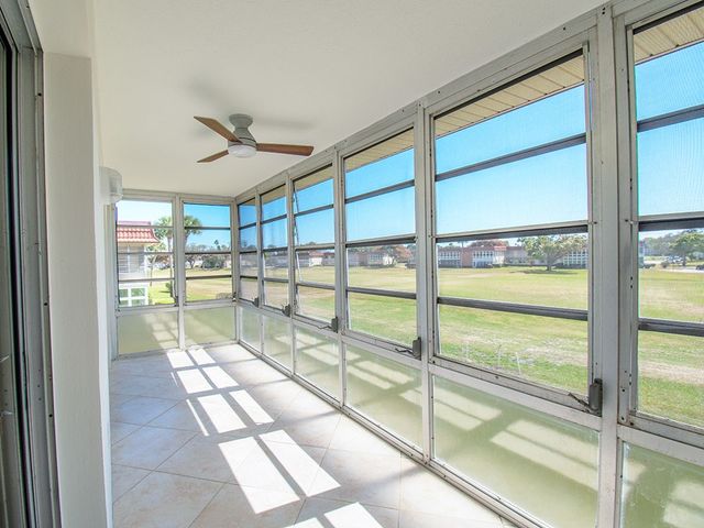 93 Spring Lake Drive 202, Vero Beach, FL 32962