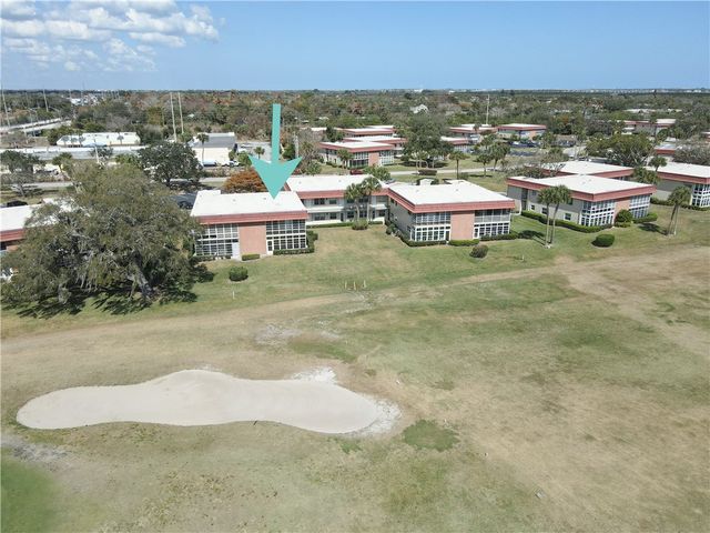 93 Spring Lake Drive 202, Vero Beach, FL 32962