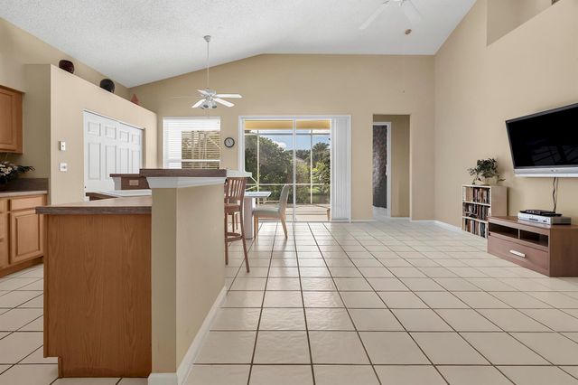 7507 Eagle Point Drive, Delray Beach, FL 33446
