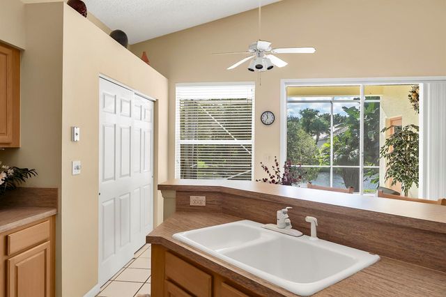 7507 Eagle Point Drive, Delray Beach, FL 33446