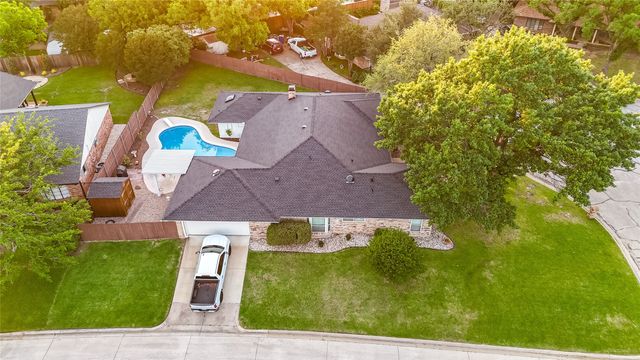 1507 Meadow Way Court, Mansfield, TX 76063