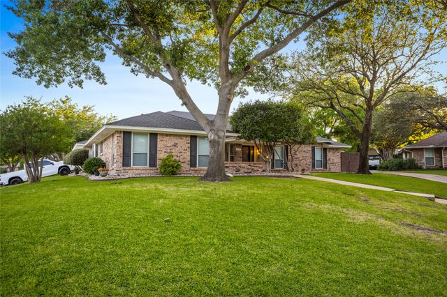 1507 Meadow Way Court, Mansfield, TX 76063