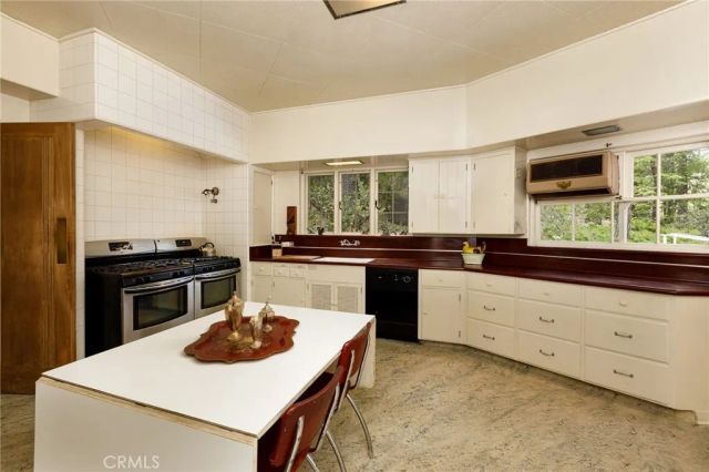 28641 North Shore Road, Lake Arrowhead, CA 92352