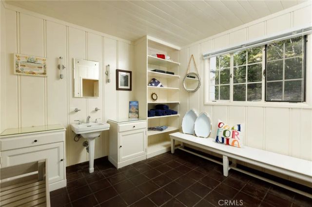 28641 North Shore Road, Lake Arrowhead, CA 92352