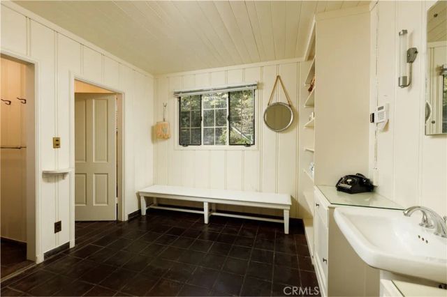 28641 North Shore Road, Lake Arrowhead, CA 92352