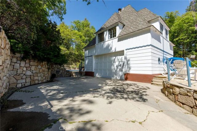 28641 North Shore Road, Lake Arrowhead, CA 92352