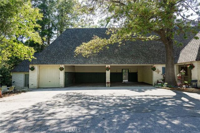 28641 North Shore Road, Lake Arrowhead, CA 92352