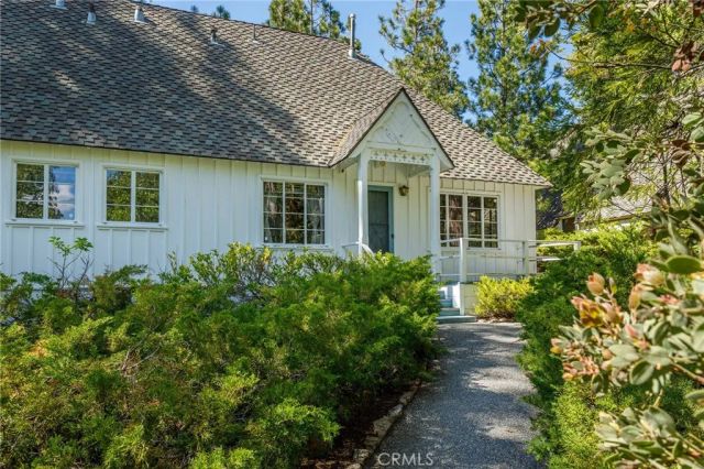 28641 North Shore Road, Lake Arrowhead, CA 92352