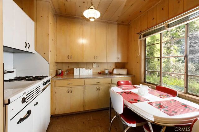 28641 North Shore Road, Lake Arrowhead, CA 92352