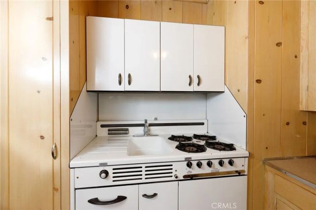 28641 North Shore Road, Lake Arrowhead, CA 92352