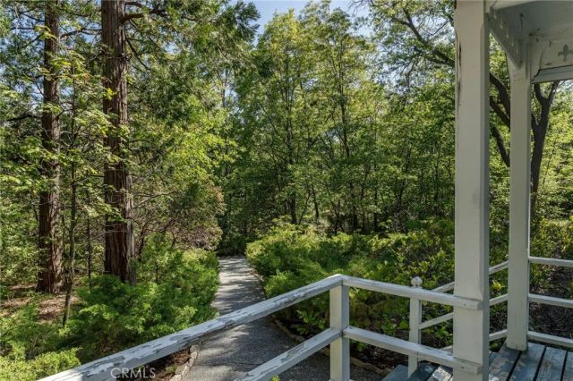 28641 North Shore Road, Lake Arrowhead, CA 92352