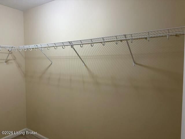 1503 La Fontenay Ct, Louisville, KY 40223