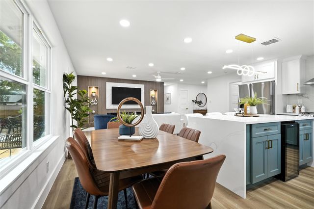 2400 Burly Oak DR, Austin, TX 78745