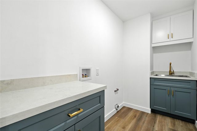 2400 Burly Oak DR, Austin, TX 78745