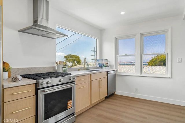 702 W 34th, San Pedro, CA 90731