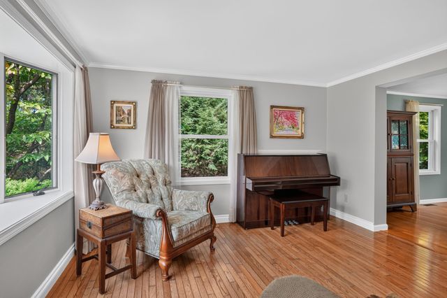5 Carruth Dr, Northborough, MA 01532