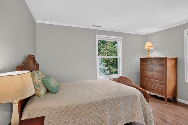 5 Carruth Dr, Northborough, MA 01532