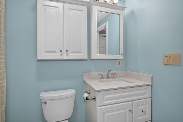 5 Carruth Dr, Northborough, MA 01532