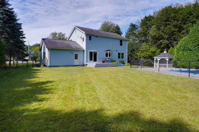 5 Carruth Dr, Northborough, MA 01532