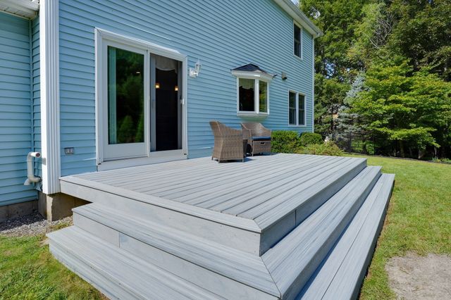 5 Carruth Dr, Northborough, MA 01532