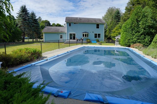 5 Carruth Dr, Northborough, MA 01532