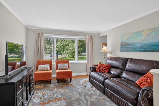5 Carruth Dr, Northborough, MA 01532