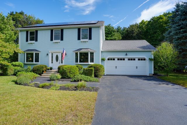 5 Carruth Dr, Northborough, MA 01532
