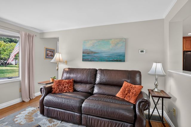 5 Carruth Dr, Northborough, MA 01532