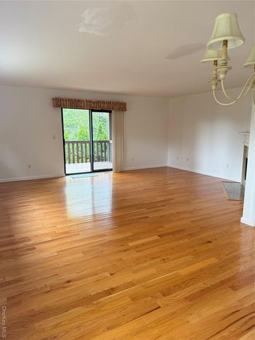 908 Scenic Lane, Poughkeepsie, NY 12603