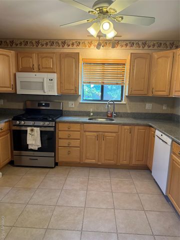 908 Scenic Lane, Poughkeepsie, NY 12603