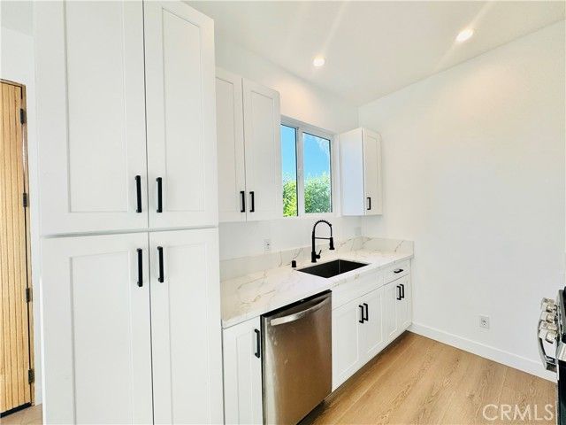 6858 Aura Avenue, Reseda (los Angeles), CA 91335