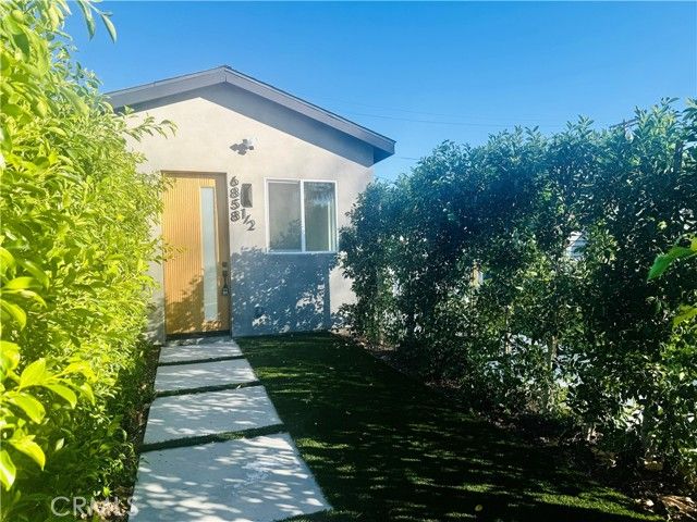 6858 Aura Avenue, Reseda (los Angeles), CA 91335