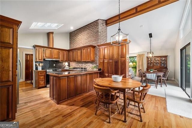 910 Freemanwood Lane, Milton, GA 30004