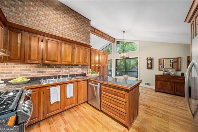 910 Freemanwood Lane, Milton, GA 30004