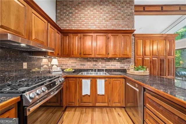 910 Freemanwood Lane, Milton, GA 30004