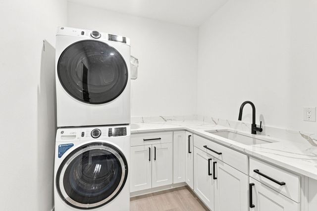 28230 N Hardesty Rd, Chattaroy, WA 99003
