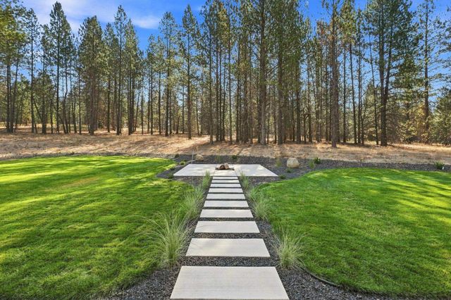 28230 N Hardesty Rd, Chattaroy, WA 99003