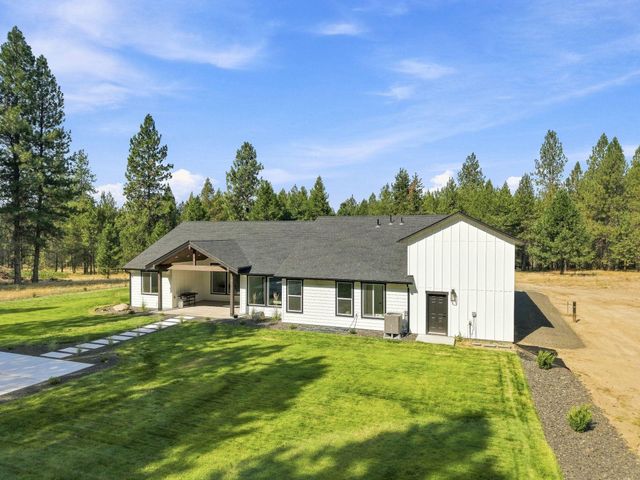 28230 N Hardesty Rd, Chattaroy, WA 99003