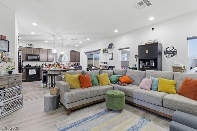 5625 Canoe Ridge Court, Las Vegas, NV 89141