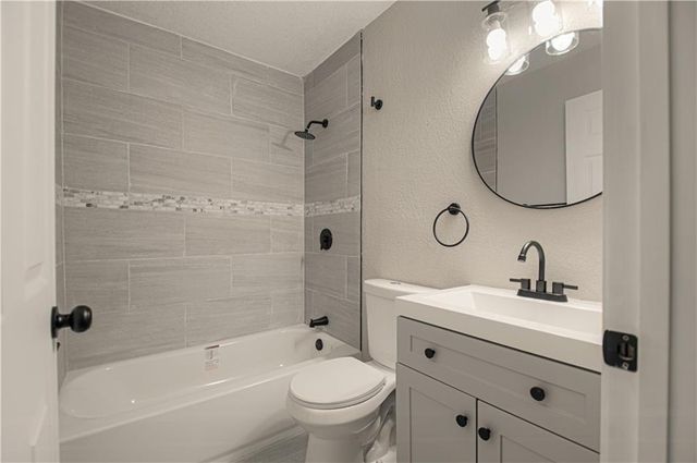 15324 Fuller Avenue, Grandview, MO 64030