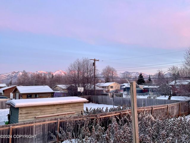 4312 E 6th Avenue, Anchorage, AK 99508