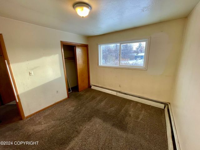 4312 E 6th Avenue, Anchorage, AK 99508