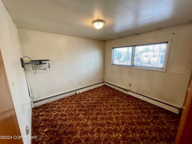 4312 E 6th Avenue, Anchorage, AK 99508