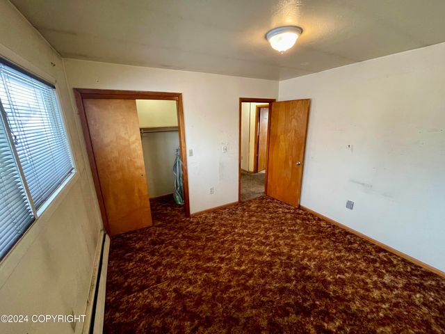 4312 E 6th Avenue, Anchorage, AK 99508