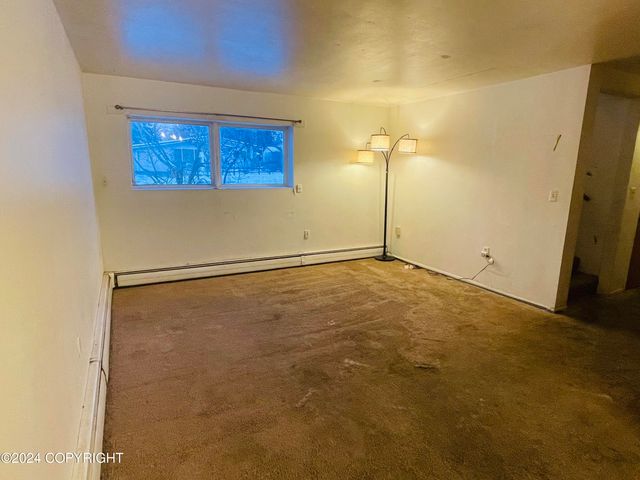 4312 E 6th Avenue, Anchorage, AK 99508