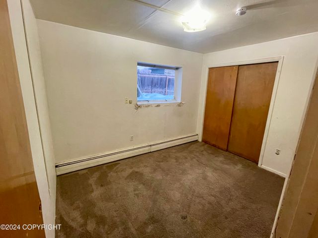 4312 E 6th Avenue, Anchorage, AK 99508