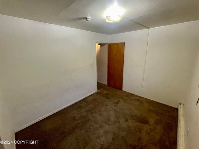 4312 E 6th Avenue, Anchorage, AK 99508