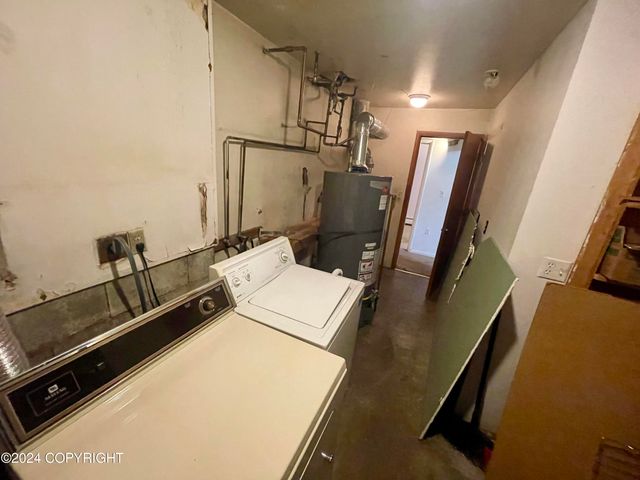4312 E 6th Avenue, Anchorage, AK 99508