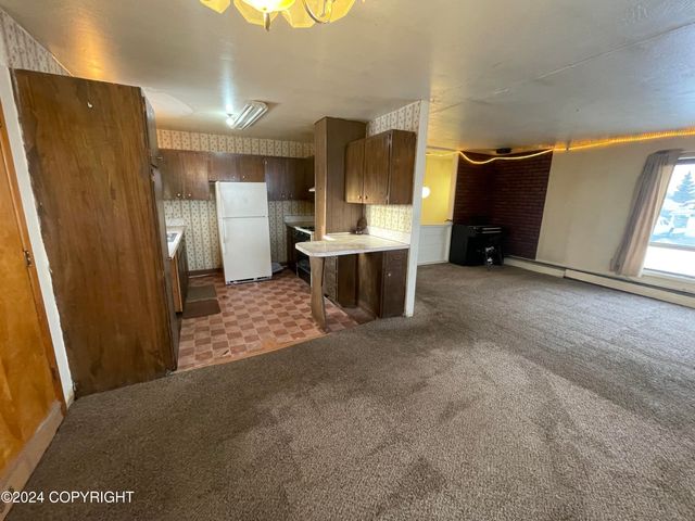 4312 E 6th Avenue, Anchorage, AK 99508