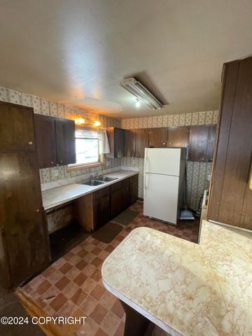 4312 E 6th Avenue, Anchorage, AK 99508
